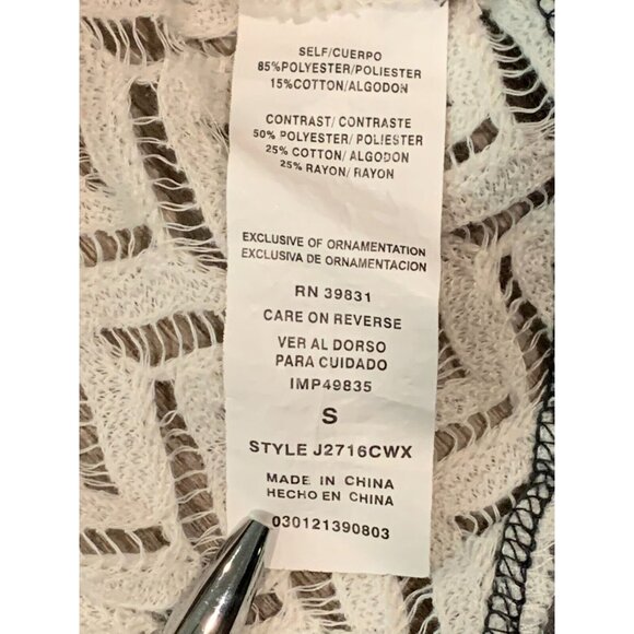 Jolt Womens Small Gray and White Chevron Lace Back Panel Short Sleeve Top - Picture 8 of 13